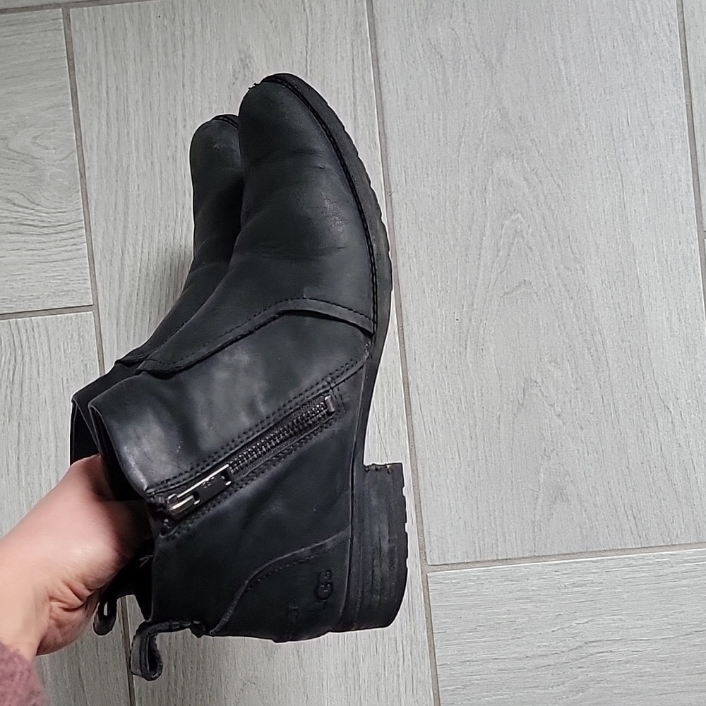 UGG • Aureo Ankle Boot, Zipper, Size 10 - Picture 5 of 10